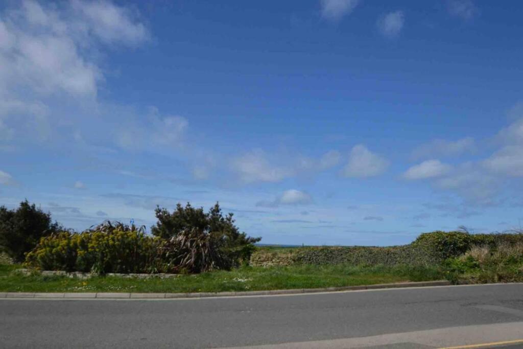 Beautiful 3 Bedroom By The Sea *