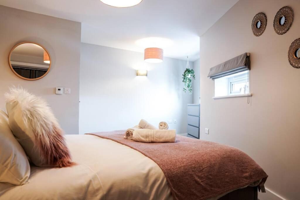 Beautiful 3 Bedroom By The Sea Apartment